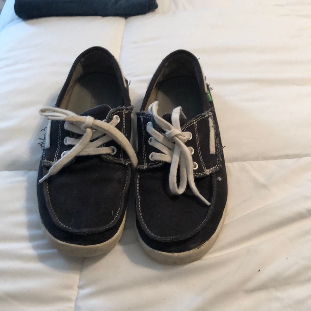 Sanuk shoes